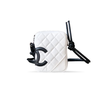 CHANEL MASTER CAMBON LINE SHOULDER BAG CALFSKIN WHITE BLACK COCO POCHETTE QUILTED 807702 (15*13*3.5cm)